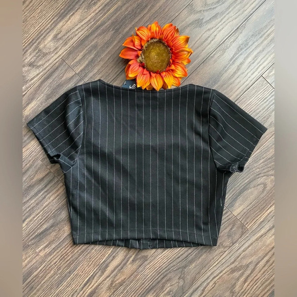 🦋B2G1🦋HOLLISTER Square Neck Button Front Striped Crop Top | MEDIUM | - Picture 3 of 9